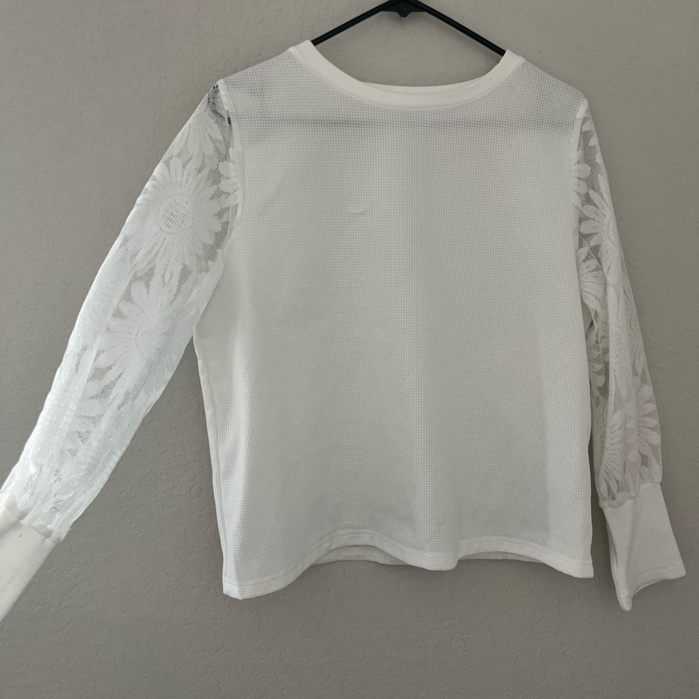 Elegant White Lace Sleeve Women's Top